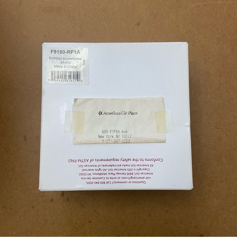NIB American Girl Birthday Accessories Box 2014 - Picture 4 of 10